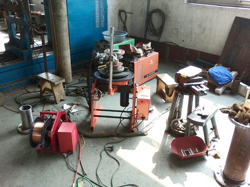 上弘變位機試焊現場(chǎng)