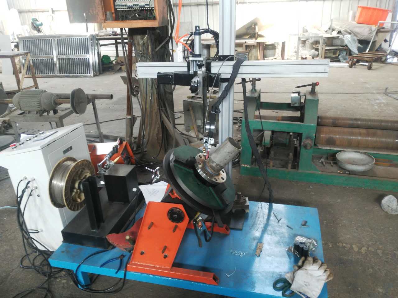 氬弧焊環(huán)縫自動(dòng)焊接設備試焊現場(chǎng)