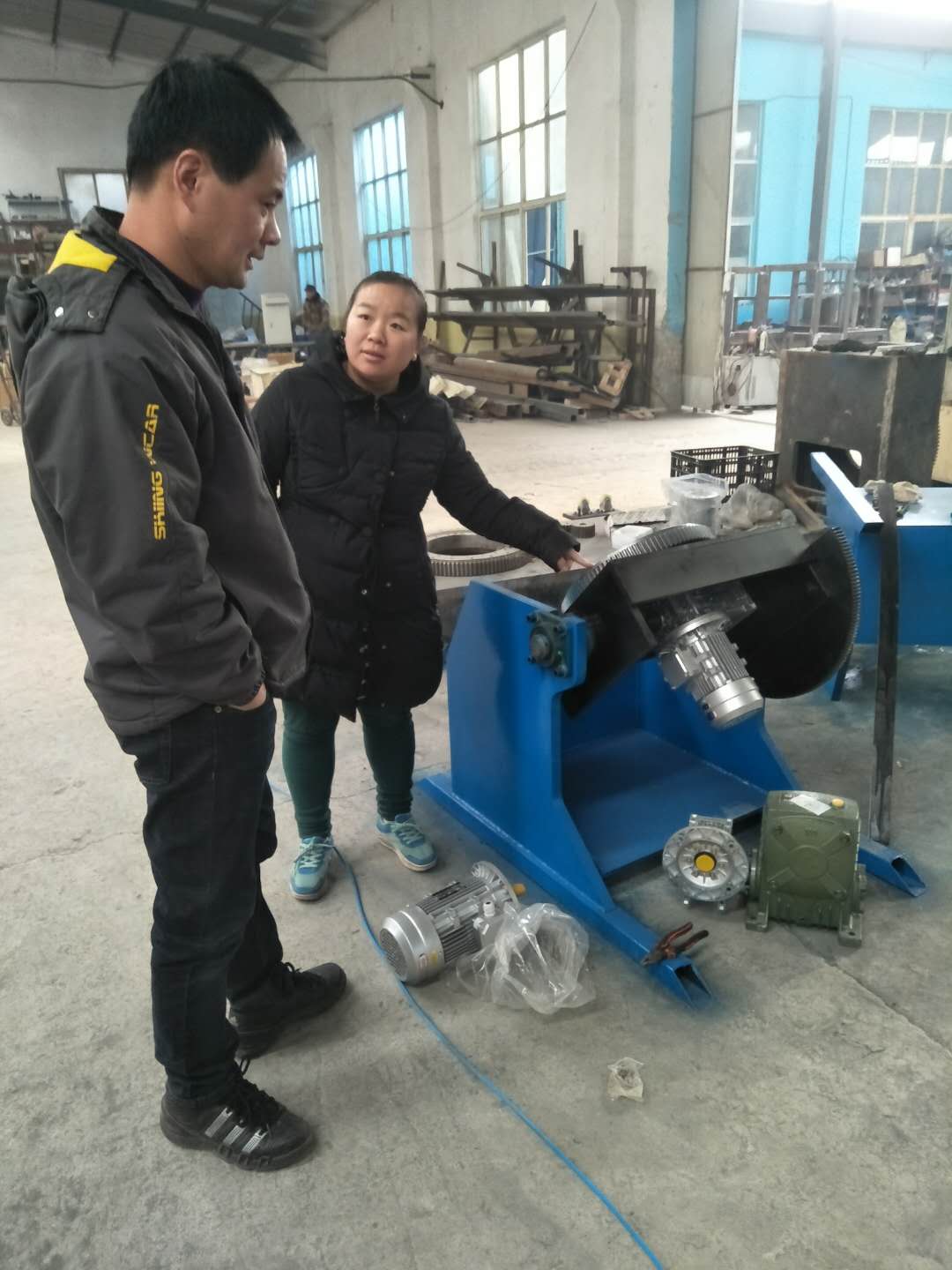 客戶(hù)考察焊接變位機