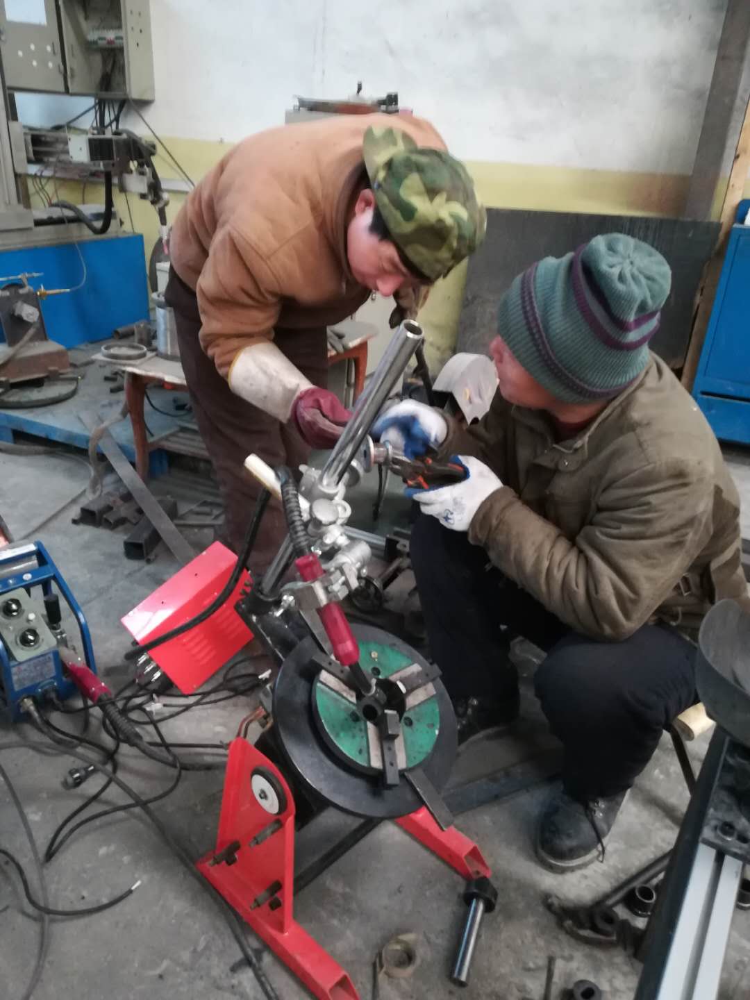 工人試焊效果.jpg 工人試焊效果.jpg