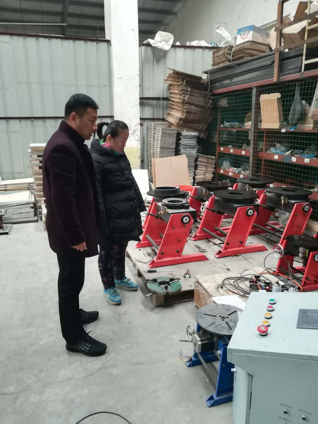 客戶(hù)考察變位機1.jpg 客戶(hù)考察變位機1.jpg